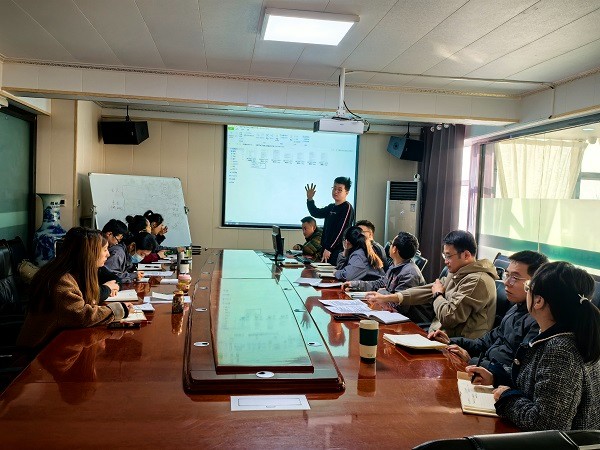 深化理論學(xué)習(xí)，淬煉實(shí)踐能力